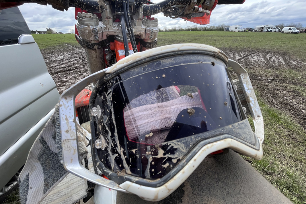 Kacamata Goggle Selalu Bersih?  Seperti Apa Kelebihan Teknologinya?